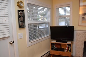 House, 2 Queen Beds (120 13th Ave)