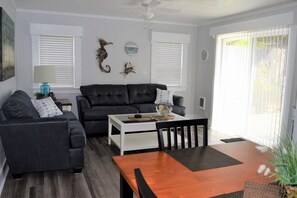 Living room - 223 13th Ave (Seaside)