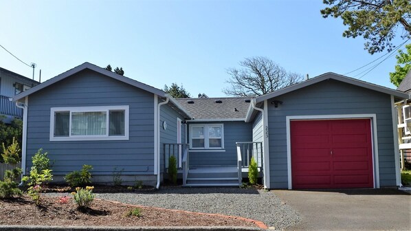 House, Multiple Beds (223 13th Ave) | Exterior