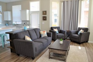 Living room - 311 N Downing (Seaside)