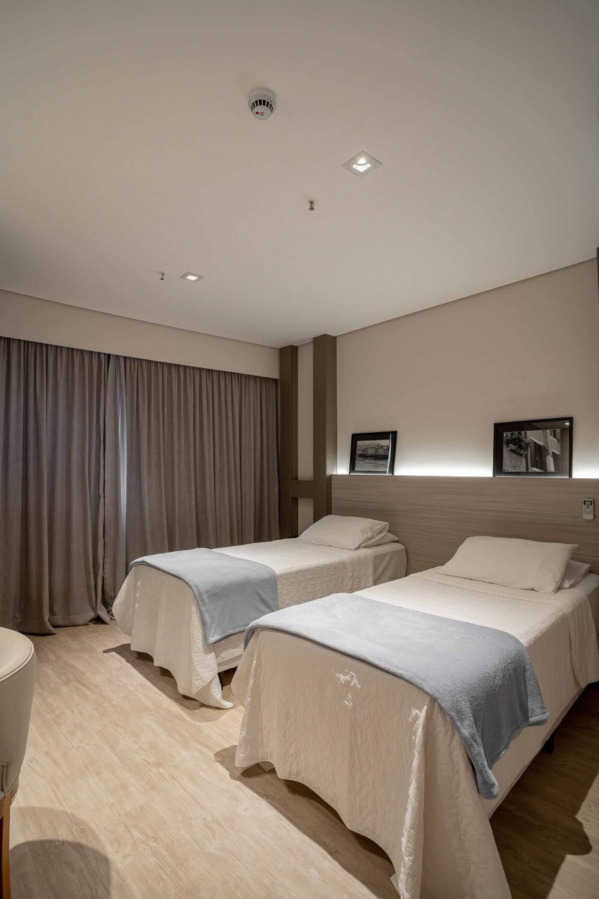 1 bedroom, minibar, desk, laptop workspace