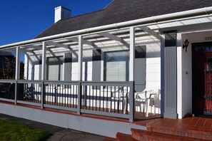 House, Multiple Beds (2338 S Edgewood St) | Exterior
