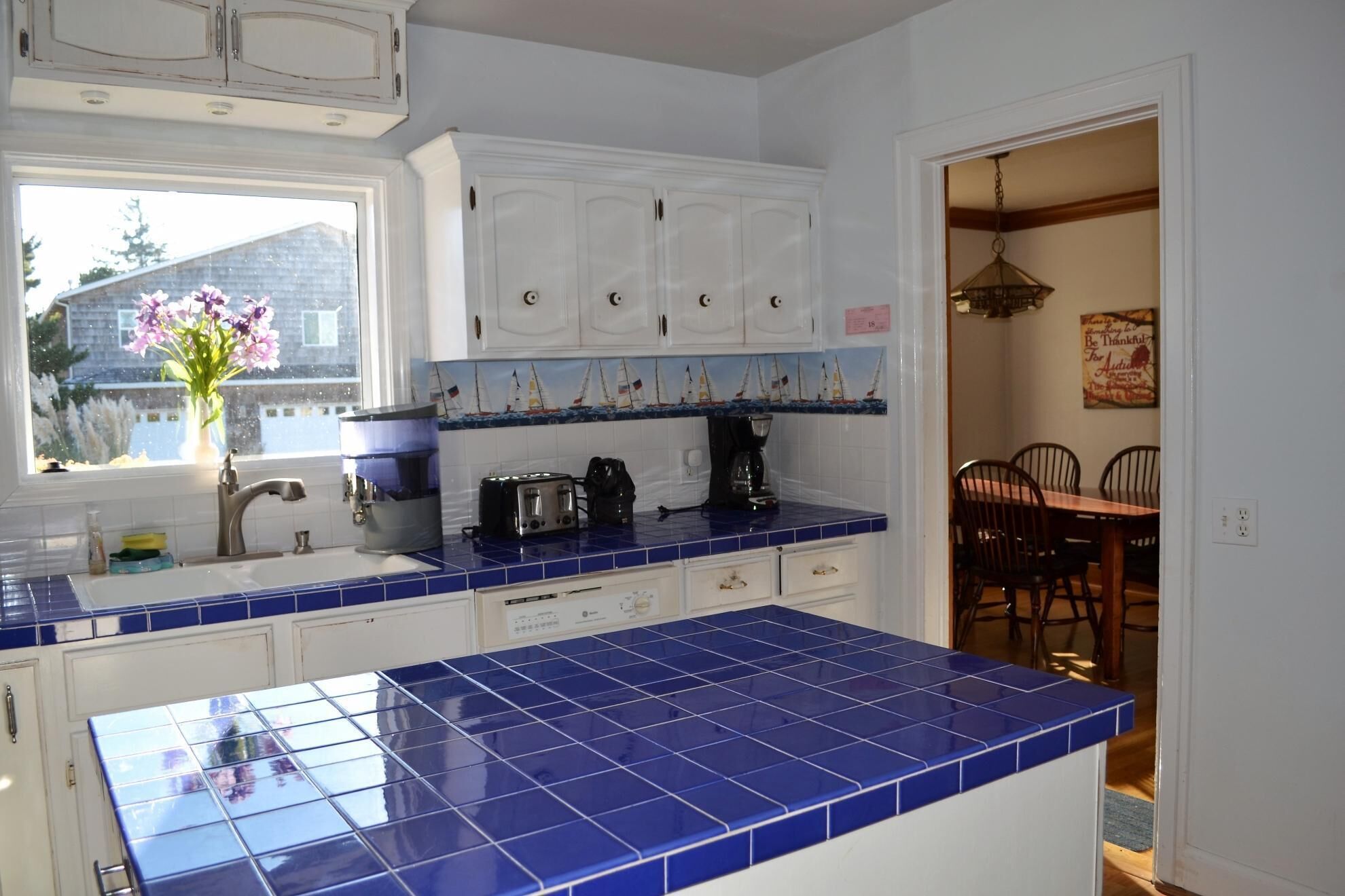 House, Multiple Beds (2338 S Edgewood St) | Private kitchen | Spices, paper towels