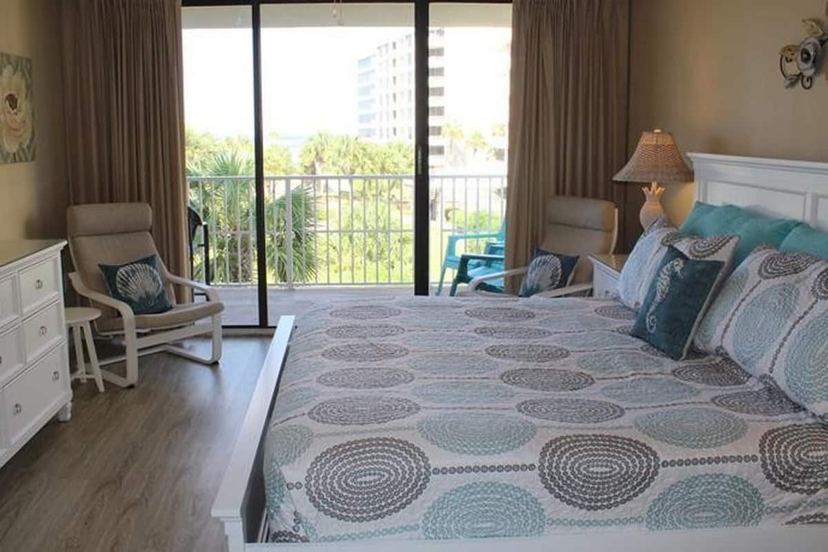 Superior Condo, 2 Bedrooms | Bed sheets