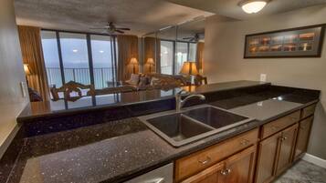 Condo, 2 Bedrooms | Private kitchen | Cookware/dishes/utensils