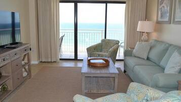 Kondo Deluks, 2 kamar tidur | Ruang keluarga