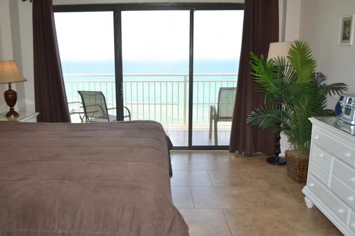 Standard Condo, 2 Bedrooms | Bed sheets