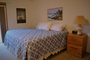 House, Multiple Beds (90587 Lake View Rd) | 4 bedrooms - 90587 Lake View Rd (Warrenton)