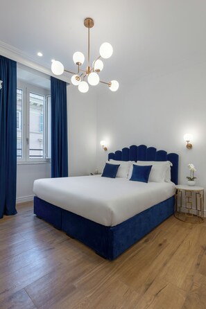 Comfort Double Room | Hypo-allergenic bedding, minibar, in-room safe, desk - SM Vatican Relais (Rome)