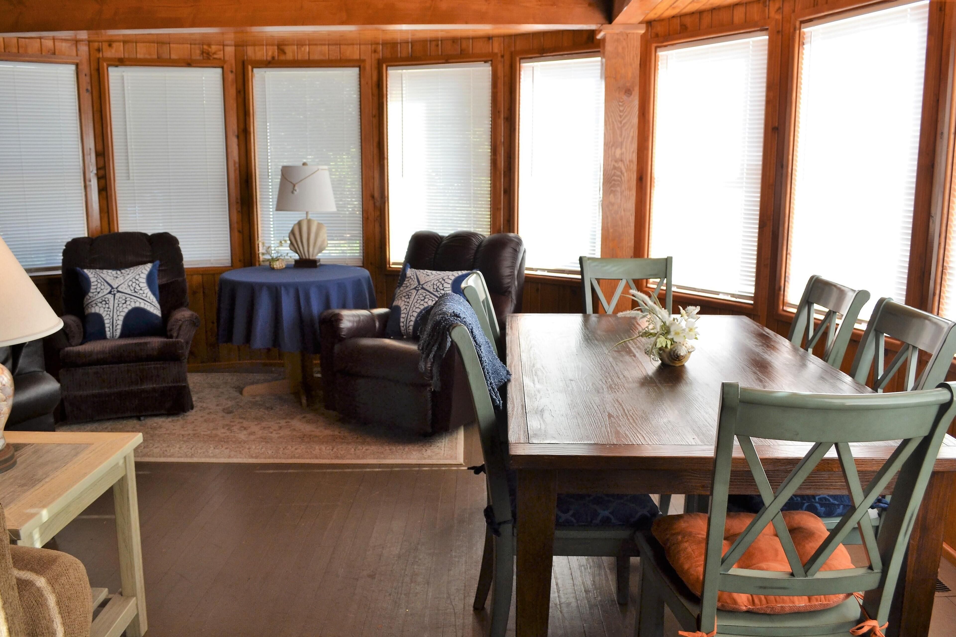 House, Multiple Beds (1081 South Prom) | Living room | Fireplace, ping pong