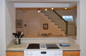 Maison, Plusieurs lits (403 9th Ave) | Cuisine privée | Épices, essuie-tout