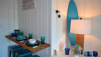 House, Multiple Beds (131 4th Ave Unit B) | Private kitchen | Spices, paper towels