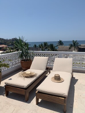 Terrace/patio - Mi Lugar Stylish couple getaway  rooftop/pool (Sayulita)