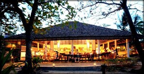 Restaurant - Stardust Beach Hotel (Arugam Bay)