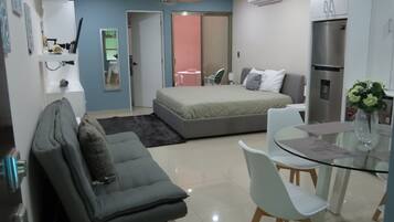 1 bedroom, in-room safe, free WiFi, bed sheets