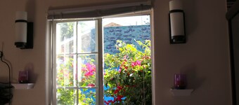 Large Private Oasis with Yard Space, Minutes to Downtown