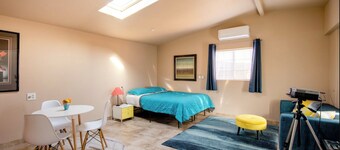 Large Private Oasis with Yard Space, Minutes to Downtown