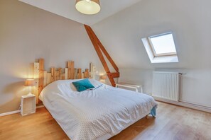 5 chambres, bureau, fer et planche à repasser, accès au Wi-Fi (inclus)