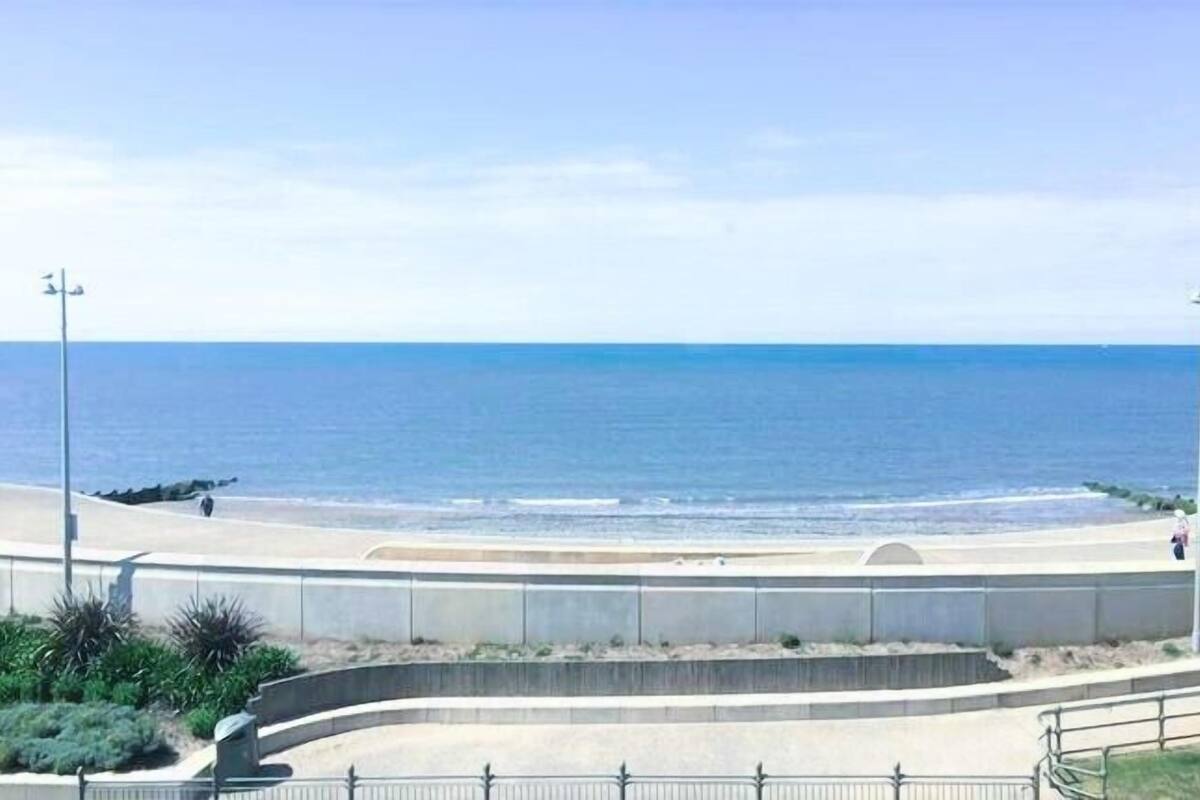 Apartemen, 1 kamar tidur (Beach View) | Pemandangan pantai/laut