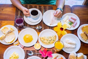 Free daily buffet breakfast