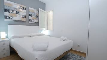 2 slaapkamers, een strijkplank/strijkijzer, gratis wifi, beddengoed