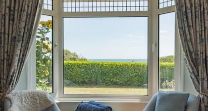 Downsview - A wonderfully large family home on the beach in Kingsdown, Kent sleeping eight