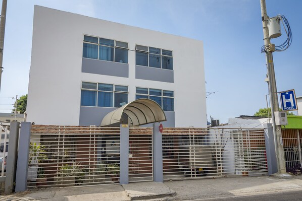 Front of property - Hotel Puerto Vigia (Cartagena)