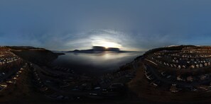 Exterior - Unobstructed panoramic water & mountain lake front cottage (Kelowna)