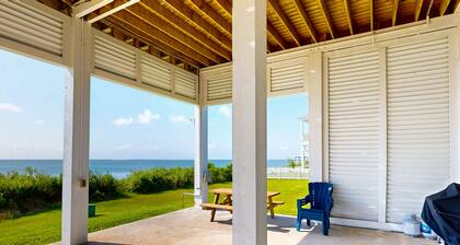 Dog-friendly bayfront home with elevator, pools, hot tubs & game room