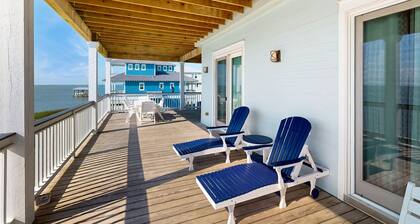 Dog-friendly bayfront home with elevator, pools, hot tubs & game room