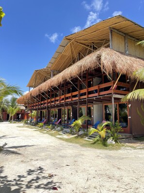 Junior Suite Vista al Jardin | Terrace/patio - Eco Cabañas BlueKay (Mahahual)