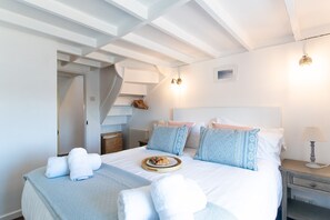 3 室のベッドルーム、アイロン / アイロン台、WiFi、ベッドシーツ