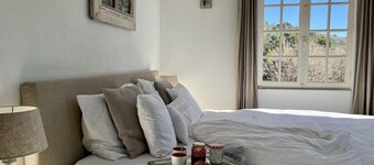 Vacation villa with pool and formidable views