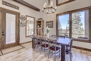Dining - Cozy Brian Head Cabin Near Ski Resorts, Bike Trails, and National Forests (Brian Head)