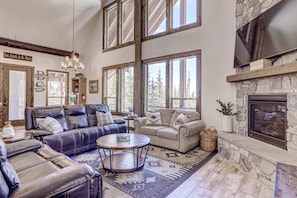 Smart TV, fireplace, DVD player, table football