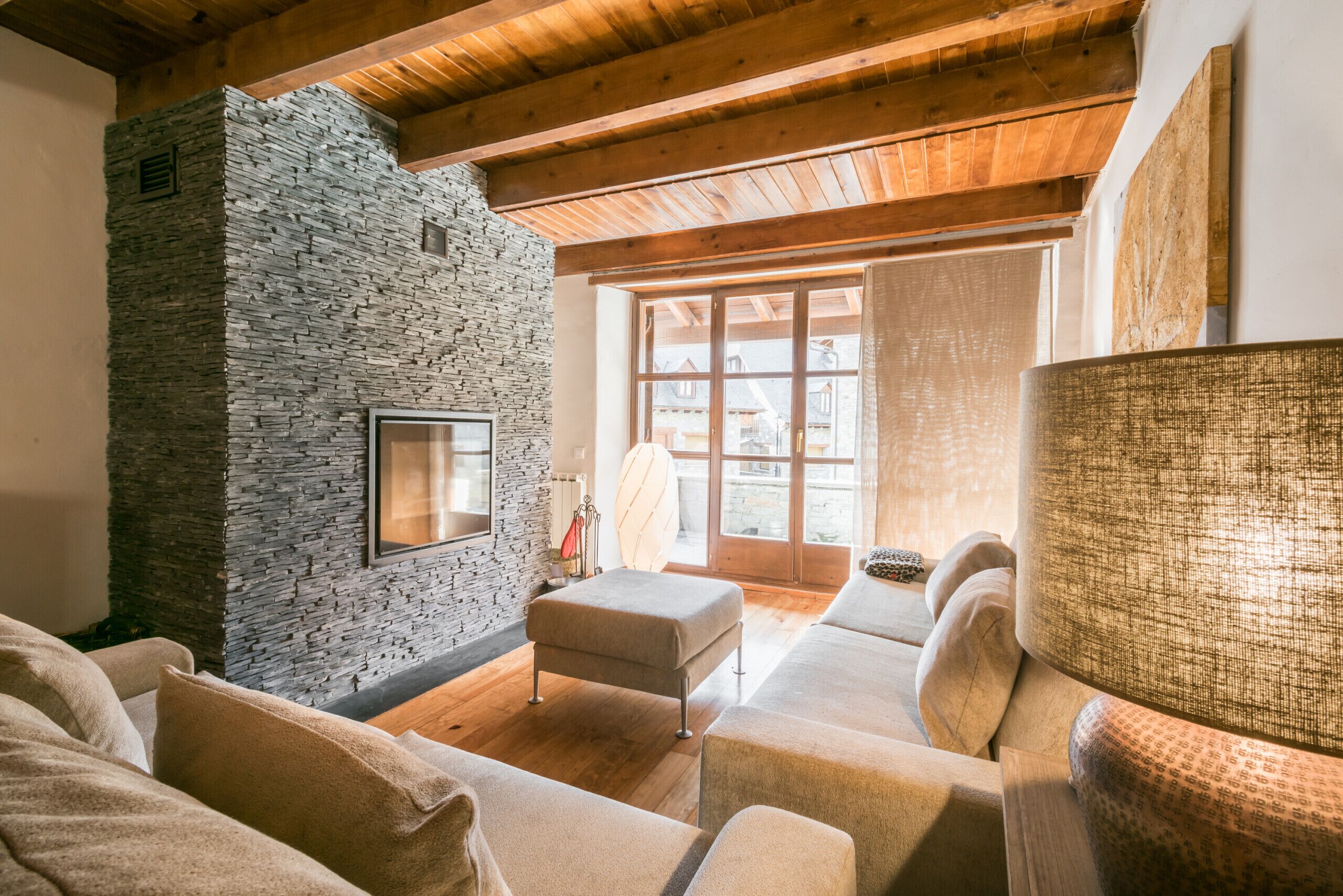 Fireplace, DVD player