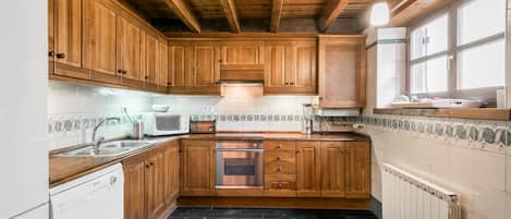 Refrigerador, microondas, horno y lavavajillas