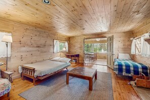 3 chambres, fer et planche à repasser, accès Internet, draps fournis