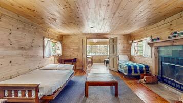 3 chambres, fer et planche à repasser, accès Internet, draps fournis