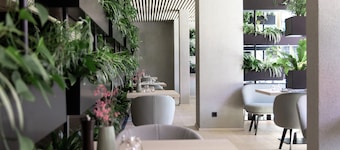 Amrai Suites
