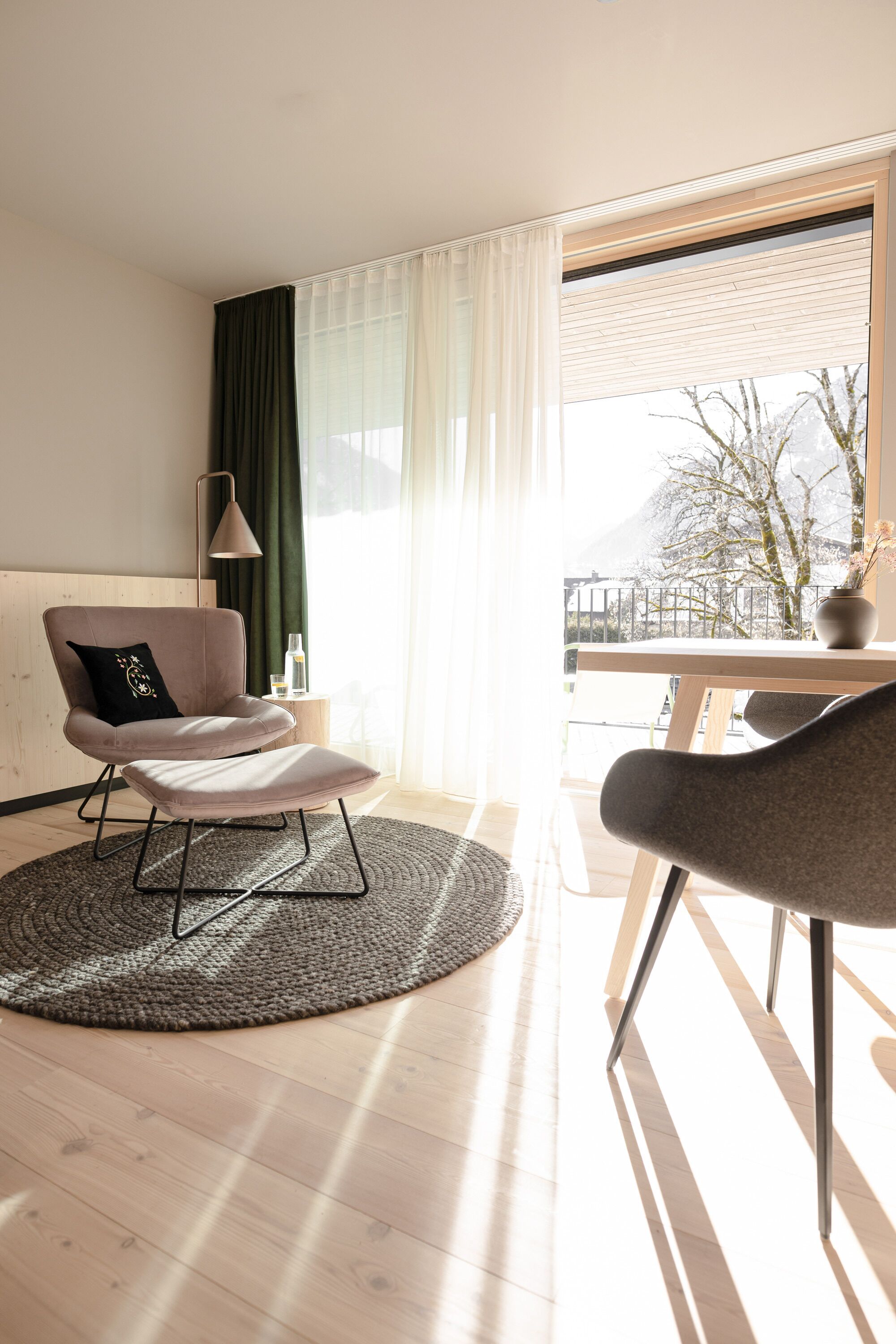 Deluxe Double Room | Living area | Flat-screen TV