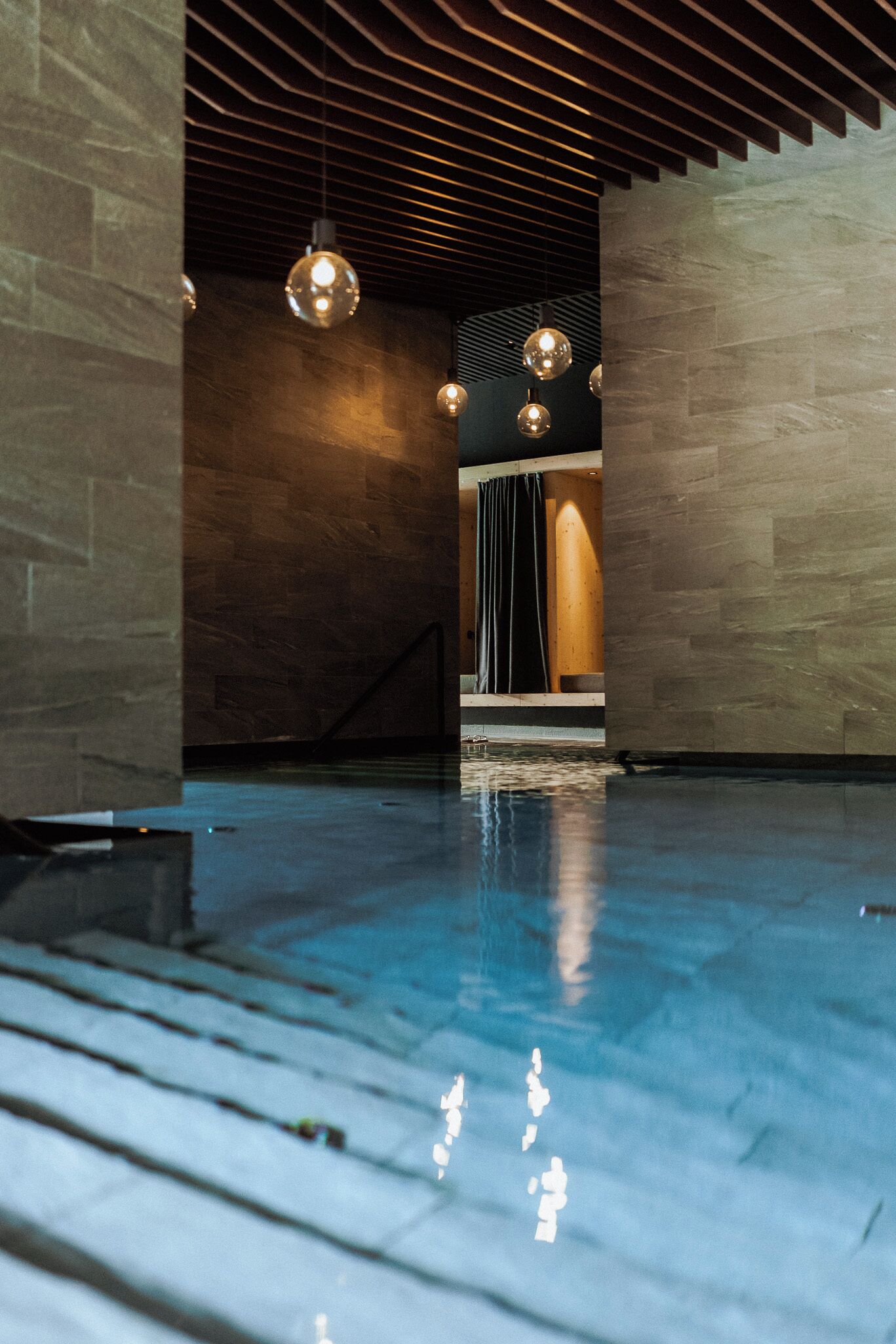 2 indoor pools, 2 outdoor pools, sun loungers