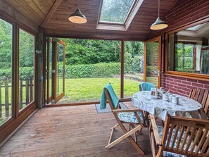 Dining - 4 bedroom accommodation in Elsing, near Dereham (Elsing, near Dereham)