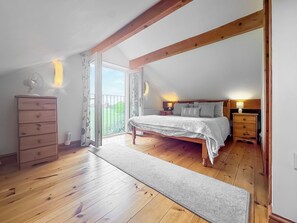 4 bedrooms, WiFi (free), bed sheets - 4 bedroom accommodation in Elsing, near Dereham (Elsing, near Dereham)