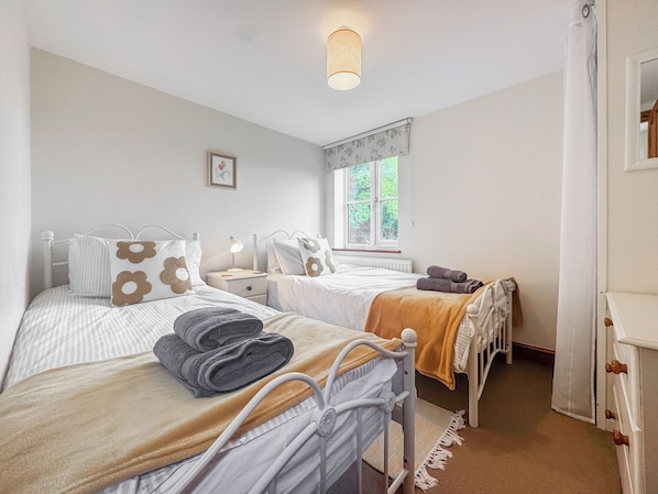 4 bedrooms, free WiFi, bed sheets