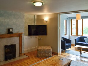 Fireplace - 3 bedroom accommodation in Elsing, near Dereham (Elsing, near Dereham)
