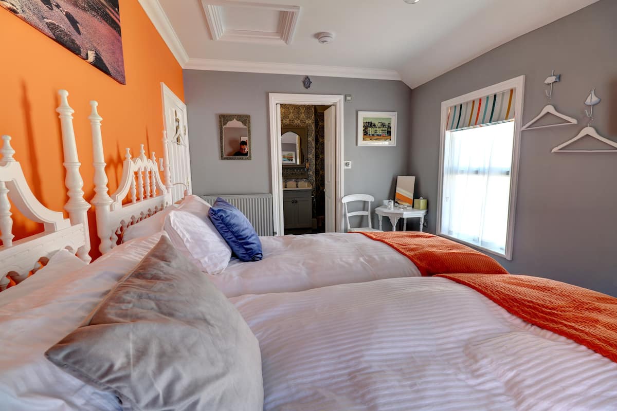 Twin kamer | Lakens van Egyptisch katoen, luxe beddengoed, verduisterende gordijnen