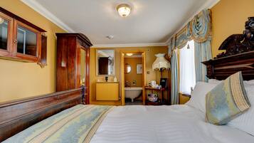 Egyptian cotton sheets, premium bedding, blackout curtains, free WiFi