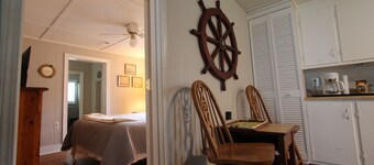 House with fenced  yard, pets welcome, one level,  Supply, NC