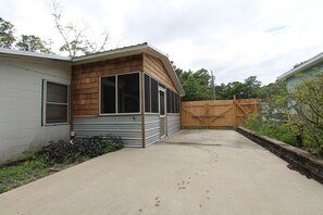 Exterior - House with fenced yard, pets welcome, one level, Supply, NC (Supply)